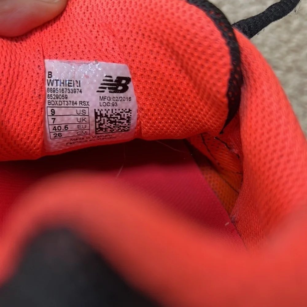 New Balance SZ 9 fresh foam Hierro running sneakers.